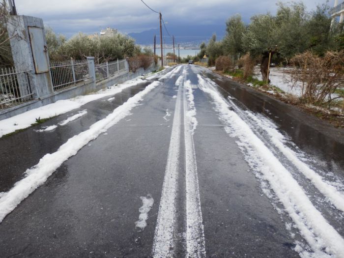 Άσπροι δρόμοι από το ... χαλάζι στην Καλαμάτα! (εικόνες)