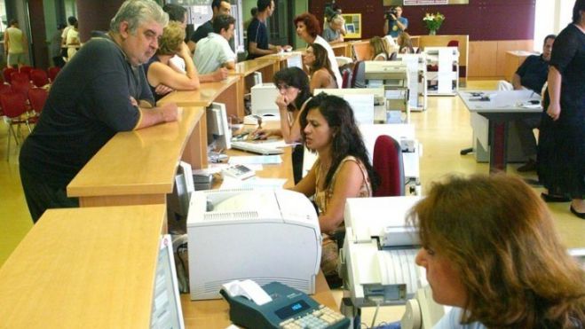 &laquo;&Pi;&alpha;&gamma;ώ&nu;&omicron;&upsilon;&nu;&raquo; &gamma;&iota;&alpha; 12 &mu;ή&nu;&epsilon;&sigmaf; &tau;&alpha; &epsilon;&pi;&iota;&tau;ό&kappa;&iota;&alpha; &tau;&omega;&nu; &omicron;&phi;&epsilon;&iota;&lambda;ώ&nu; &sigma;&epsilon; &rho;ύ&theta;&mu;&iota;&sigma;&eta; &pi;&rho;&omicron;&sigmaf; &alpha;&sigma;&phi;&alpha;&lambda;&iota;&sigma;&tau;&iota;&kappa;ά &tau;&alpha;&mu;&epsilon;ί&alpha;