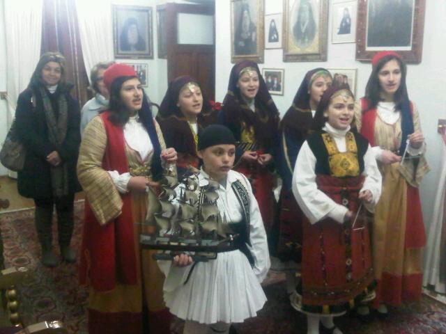 &Tau;&alpha; ... &laquo;έ&psi;&alpha;&lambda;&lambda;&alpha;&nu;&raquo; &sigma;&tau;&omicron;&nu; &Mu;&eta;&tau;&rho;&omicron;&pi;&omicron;&lambda;ί&tau;&eta; &Alpha;&lambda;έ&xi;&alpha;&nu;&delta;&rho;&omicron;!