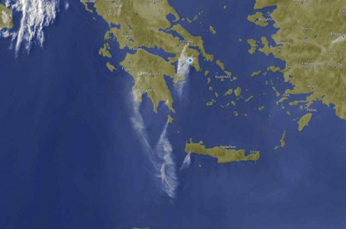 Οι καπνοί από τις φωτιές στην Ελλάδα πάνε Αφρική