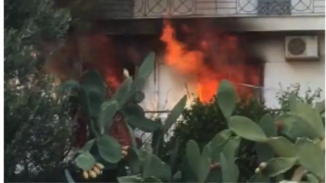 &Eta;&lambda;&iota;&kappa;&iota;&omega;&mu;έ&nu;&eta; &kappa;&iota;&nu;&delta;ύ&nu;&epsilon;&upsilon;&sigma;&epsilon; &alpha;&pi;ό &pi;&upsilon;&rho;&kappa;&alpha;&gamma;&iota;ά &mu;έ&sigma;&alpha; &sigma;&tau;&omicron; &sigma;&pi;ί&tau;&iota; &tau;&eta;&sigmaf; (vd)
