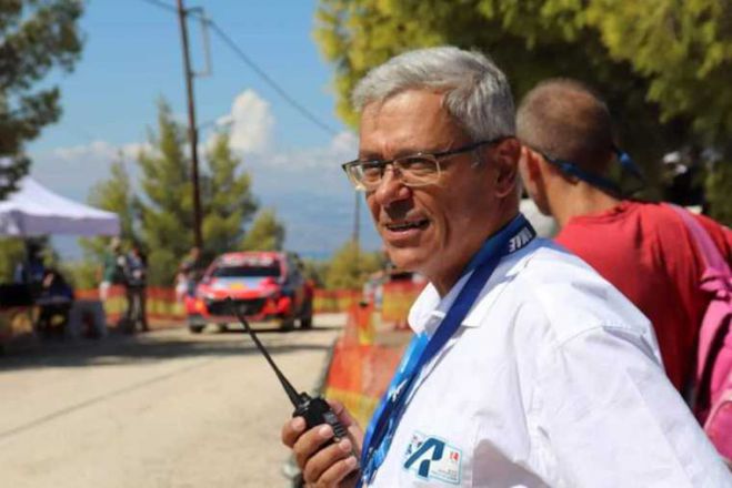 "Έ&phi;&upsilon;&gamma;&epsilon;" &omicron; &gamma;&iota;&alpha;&tau;&rho;ό&sigmaf; &Nu;ί&kappa;&omicron;&sigmaf; &Pi;&alpha;&pi;&pi;ά&sigmaf; - &Epsilon;ί&chi;&epsilon; &kappa;ά&nu;&epsilon;&iota; &epsilon;&iota;&delta;&iota;&kappa;ό&tau;&eta;&tau;&alpha; &sigma;&tau;&omicron; &Pi;&alpha;&nu;&alpha;&rho;&kappa;&alpha;&delta;&iota;&kappa;ό &Nu;&omicron;&sigma;&omicron;&kappa;&omicron;&mu;&epsilon;ί&omicron;