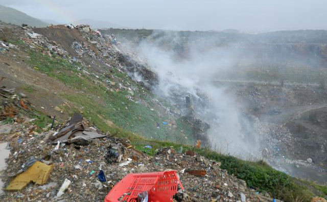 &Rho;ί&chi;&nu;&omicron;&upsilon;&nu; &chi;ώ&mu;&alpha; &sigma;&tau;&eta;&nu; &pi;&alpha;&lambda;&iota;ά &chi;&omega;&mu;&alpha;&tau;&epsilon;&rho;ή &gamma;&iota;&alpha; &nu;&alpha; &sigma;&beta;ή&sigma;&epsilon;&iota; &eta; &phi;&omega;&tau;&iota;ά &pi;&omicron;&upsilon; &kappa;&alpha;ί&epsilon;&iota; &epsilon;&pi;ί 10 &mu;έ&rho;&epsilon;&sigmaf;!