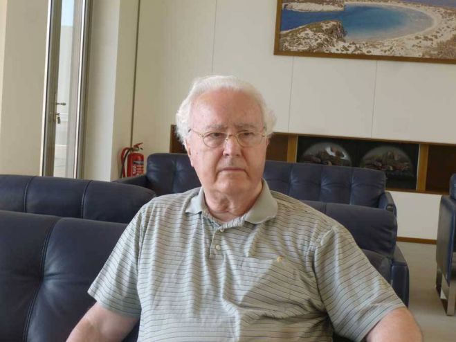 &Pi;έ&theta;&alpha;&nu;&epsilon; &omicron; &pi;&rho;ώ&eta;&nu; &iota;&delta;&iota;&omicron;&kappa;&tau;ή&tau;&eta;&sigmaf; &tau;&eta;&sigmaf; &laquo;&Mu;&alpha;ύ&rho;&eta;&sigmaf; &Theta;ύ&epsilon;&lambda;&lambda;&alpha;&sigmaf;&raquo; &Sigma;&tau;&alpha;ύ&rho;&omicron;&sigmaf; &Pi;&alpha;&pi;&alpha;&delta;ό&pi;&omicron;&upsilon;&lambda;&omicron;&sigmaf;