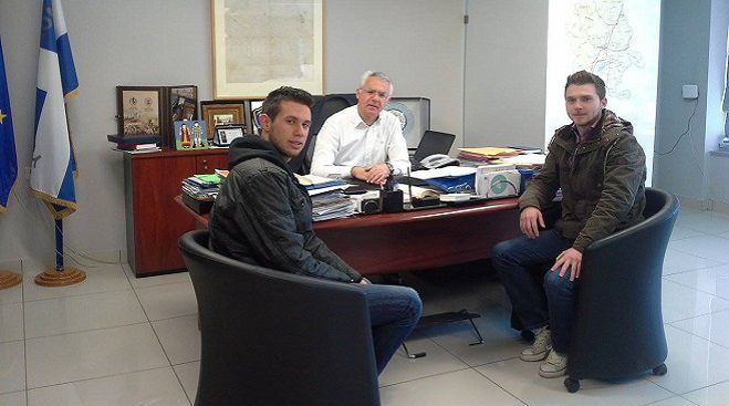 Πεζοδρόμια και φωτισμό ζητούν οι φοιτητές της ΔΑΠ για το δρόμο προς το Πανεπιστήμιο