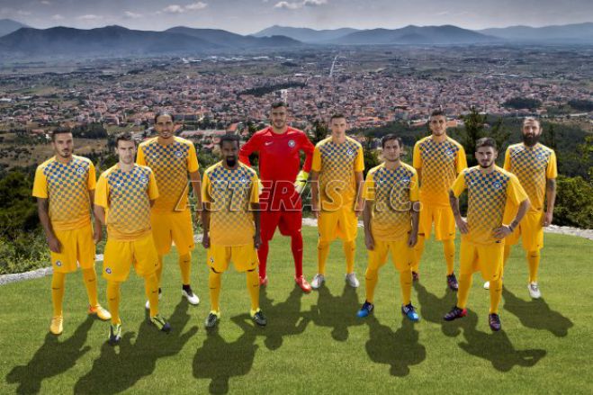 &Alpha;&sigma;&tau;έ&rho;&alpha;&sigmaf;: &Phi;&omega;&tau;&omicron;&gamma;&rho;ά&phi;&iota;&sigma;&eta; &mu;&epsilon; &tau;&iota;&sigmaf; &nu;έ&epsilon;&sigmaf; &phi;&alpha;&nu;έ&lambda;&epsilon;&sigmaf; &sigma;&tau;&omicron; &laquo;&kappa;ά&theta;&iota;&sigma;&mu;&alpha; &tau;&omicron;&upsilon; &Kappa;&omicron;&lambda;&omicron;&kappa;&omicron;&tau;&rho;ώ&nu;&eta;&raquo; (&epsilon;&iota;&kappa;ό&nu;&epsilon;&sigmaf;)!