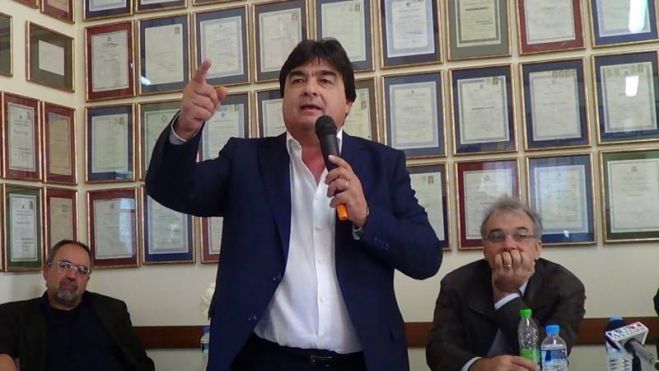 &Gamma;&iota;&alpha;&nu;&nu;&alpha;&kappa;&omicron;ύ&rho;&alpha;&sigmaf; &sigma;&epsilon; &pi;&epsilon;&rho;&iota;&phi;&epsilon;&rho;&epsilon;&iota;&alpha;&kappa;ή &alpha;&rho;&chi;ή &gamma;&iota;&alpha; &tau;&omicron; έ&rho;&gamma;&omicron; &Sigma;&Delta;&Iota;&Tau;: "&Pi;&rho;έ&pi;&epsilon;&iota; &nu;&alpha; &nu;&tau;&rho;έ&pi;&epsilon;&sigma;&tau;&epsilon; ό&lambda;&omicron;&iota; &epsilon;&sigma;&epsilon;ί&sigmaf; &pi;&omicron;&upsilon; ό&lambda;&alpha; &alpha;&upsilon;&tau;ά &tau;&alpha; &chi;&rho;ό&nu;&iota;&alpha; &beta;ά&zeta;&alpha;&tau;&epsilon; &kappa;&omega;&lambda;ύ&mu;&alpha;&tau;&alpha; &sigma;&tau;&omicron; έ&rho;&gamma;&omicron;"