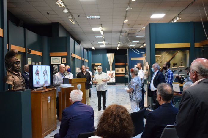 &Pi;&omicron;&lambda;&epsilon;&mu;&iota;&kappa;ό &Mu;&omicron;&upsilon;&sigma;&epsilon;ί&omicron; &Tau;&rho;ί&pi;&omicron;&lambda;&eta;&sigmaf; | &Omicron; Έ&phi;&iota;&pi;&pi;&omicron;&sigmaf; &Kappa;&omicron;&lambda;&omicron;&kappa;&omicron;&tau;&rho;ώ&nu;&eta;&sigmaf; &kappa;&alpha;&iota; &eta; &alpha;ί&sigma;&theta;&eta;&sigma;&eta; &kappa;&alpha;&lambda;&pi;&alpha;&sigma;&mu;&omicron;ύ &pi;&rho;&omicron;&sigmaf; &tau;&eta;&nu; &nu;ί&kappa;&eta;! (&epsilon;&iota;&kappa;ό&nu;&epsilon;&sigmaf; - &beta;ί&nu;&tau;&epsilon;&omicron;)