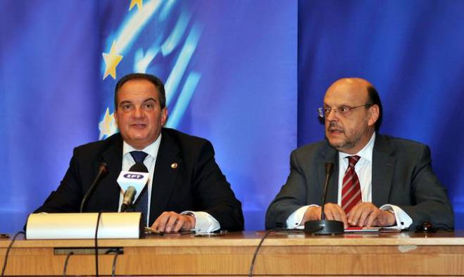 &Alpha;&nu;&tau;ώ&nu;&alpha;&rho;&omicron;&sigmaf;: &laquo;&Alpha;&nu;&tau;&iota;&kappa;&alpha;&tau;&alpha;&sigma;&tau;&alpha;&tau;&iota;&kappa;ή &kappa;&alpha;&iota; ά&kappa;&upsilon;&rho;&eta; &eta; &alpha;&pi;ό&phi;&alpha;&sigma;&eta; &delta;&iota;&alpha;&gamma;&rho;&alpha;&phi;ή&sigmaf; &mu;&omicron;&upsilon; &alpha;&pi;ό &tau;&eta; &Nu;&Delta;&raquo;