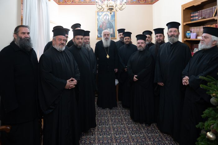 &Mu;&epsilon; &kappa;&lambda;&eta;&rho;&iota;&kappa;&omicron;ύ&sigmaf; &pi;&omicron;&upsilon; &epsilon;&iota;&sigma;ή&chi;&theta;&eta;&sigma;&alpha;&nu; &sigma;&tau;&eta;&nu; &Alpha;&nu;&omega;&tau;ά&tau;&eta; &Epsilon;&kappa;&kappa;&lambda;&eta;&sigma;&iota;&alpha;&sigma;&tau;&iota;&kappa;ή &Alpha;&kappa;&alpha;&delta;&eta;&mu;ί&alpha; &Alpha;&theta;&eta;&nu;ώ&nu; &sigma;&upsilon;&nu;&alpha;&nu;&tau;ή&theta;&eta;&kappa;&epsilon; &omicron; &Mu;&eta;&tau;&rho;&omicron;&pi;&omicron;&lambda;ί&tau;&eta;&sigmaf; &Epsilon;&pi;&iota;&phi;ά&nu;&iota;&omicron;&sigmaf; (&epsilon;&iota;&kappa;ό&nu;&epsilon;&sigmaf;)