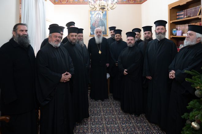 &Mu;&epsilon; &kappa;&lambda;&eta;&rho;&iota;&kappa;&omicron;ύ&sigmaf; &pi;&omicron;&upsilon; &epsilon;&iota;&sigma;ή&chi;&theta;&eta;&sigma;&alpha;&nu; &sigma;&tau;&eta;&nu; &Alpha;&nu;&omega;&tau;ά&tau;&eta; &Epsilon;&kappa;&kappa;&lambda;&eta;&sigma;&iota;&alpha;&sigma;&tau;&iota;&kappa;ή &Alpha;&kappa;&alpha;&delta;&eta;&mu;ί&alpha; &Alpha;&theta;&eta;&nu;ώ&nu; &sigma;&upsilon;&nu;&alpha;&nu;&tau;ή&theta;&eta;&kappa;&epsilon; &omicron; &Mu;&eta;&tau;&rho;&omicron;&pi;&omicron;&lambda;ί&tau;&eta;&sigmaf; &Epsilon;&pi;&iota;&phi;ά&nu;&iota;&omicron;&sigmaf; (&epsilon;&iota;&kappa;ό&nu;&epsilon;&sigmaf;)