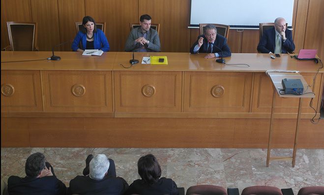 &Alpha;&nu;&tau;&iota;&pi;&rho;&omicron;&sigma;&omega;&pi;&epsilon;ί&alpha; &tau;&eta;&sigmaf; &laquo;&Kappa;&omicron;&iota;&nu;&omega;&nu;ί&alpha;&sigmaf; &Alpha;&xi;&iota;ώ&nu;&raquo; έ&rho;&chi;&omicron;&nu;&tau;&alpha;&iota; &sigma;&tau;&eta;&nu; &Tau;&rho;ί&pi;&omicron;&lambda;&eta; &gamma;&iota;&alpha; &tau;&iota;&sigmaf; &epsilon;&upsilon;&rho;&omega;&epsilon;&kappa;&lambda;&omicron;&gamma;έ&sigmaf;