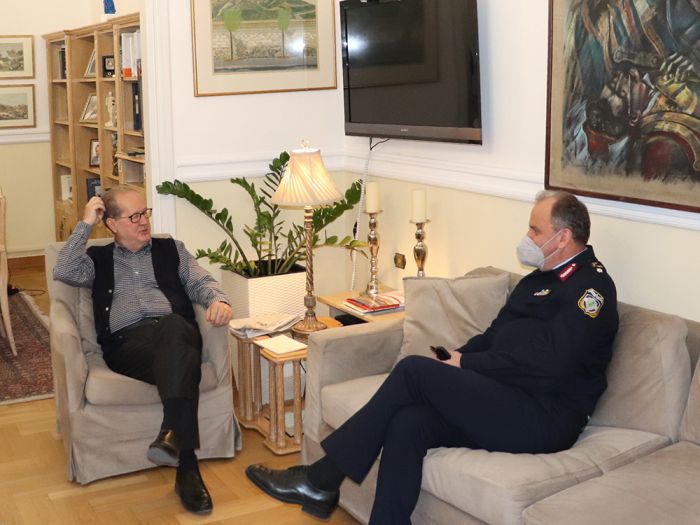 &Omicron; &Tau;&alpha;&xi;ί&alpha;&rho;&chi;&omicron;&sigmaf; &tau;&eta;&sigmaf; &Alpha;&sigma;&tau;&upsilon;&nu;&omicron;&mu;ί&alpha;&sigmaf; &Pi;&alpha;&nu;&alpha;&gamma;&iota;ώ&tau;&eta;&sigmaf; &Mu;ά&nu;&delta;&alpha;&lambda;&omicron;&sigmaf; &sigma;&upsilon;&nu;&alpha;&nu;&tau;ή&theta;&eta;&kappa;&epsilon; &mu;&epsilon; &tau;&omicron;&nu; &Pi;&epsilon;&rho;&iota;&phi;&epsilon;&rho;&epsilon;&iota;ά&rho;&chi;&eta; &sigma;&tau;&eta;&nu; &Tau;&rho;ί&pi;&omicron;&lambda;&eta;