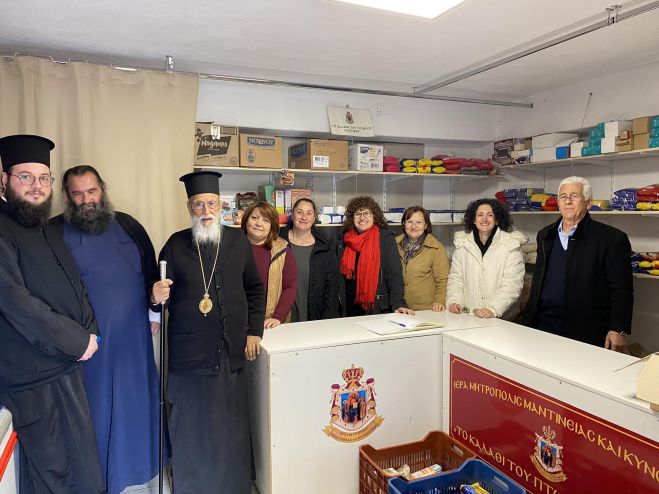 &Tau;&rho;ί&pi;&omicron;&lambda;&eta; | &Sigma;&upsilon;&gamma;&kappa;&iota;&nu;&eta;&tau;&iota;&kappa;ή &alpha;&nu;&tau;&alpha;&pi;ό&kappa;&rho;&iota;&sigma;&eta; &sigma;&tau;&eta; &sigma;&upsilon;&lambda;&lambda;&omicron;&gamma;ή &tau;&rho;&omicron;&phi;ί&mu;&omega;&nu; &gamma;&iota;&alpha; &tau;&omicron; "&Kappa;&alpha;&lambda;ά&theta;&iota; &tau;&omicron;&upsilon; &Pi;&tau;&omega;&chi;&omicron;ύ &Alpha;&delta;&epsilon;&lambda;&phi;&omicron;ύ" (&epsilon;&iota;&kappa;ό&nu;&epsilon;&sigmaf;)