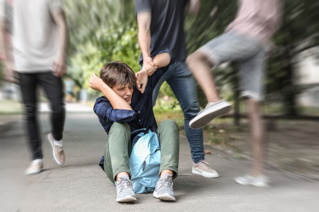 Βασανισμός στην Αγία Παρασκευή, μαχαίρια στο Ίλιον – Σοκάρουν τα περιστατικά βίας μεταξύ ανηλίκων