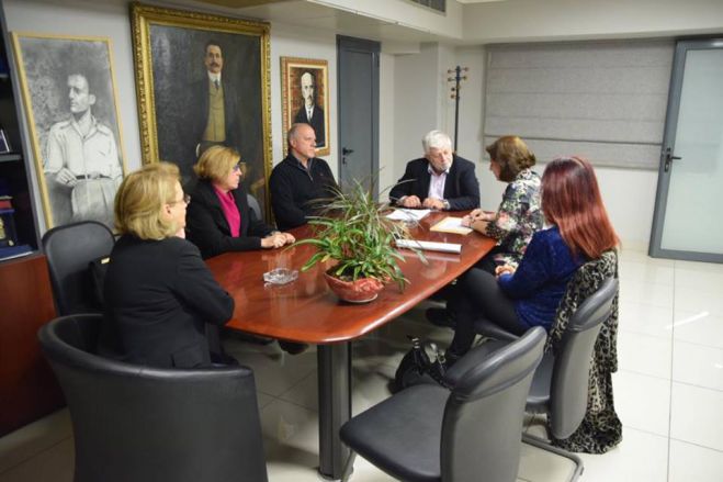 &Eta; &gamma;&epsilon;&nu;&iota;&kappa;ή &gamma;&rho;&alpha;&mu;&mu;&alpha;&tau;έ&alpha;&sigmaf; &Iota;&sigma;ό&tau;&eta;&tau;&alpha;&sigmaf; &epsilon;&pi;&iota;&sigma;&kappa;έ&phi;&theta;&eta;&kappa;&epsilon; &tau;&omicron;&nu; &Delta;ή&mu;&alpha;&rho;&chi;&omicron; &Tau;&rho;ί&pi;&omicron;&lambda;&eta;&sigmaf; (&epsilon;&iota;&kappa;ό&nu;&epsilon;&sigmaf;)