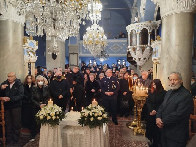 &Kappa;&upsilon;&rho;&iota;&alpha;&kappa;ή &mu;&epsilon;&tau;ά &tau;&alpha; &Phi;ώ&tau;&alpha; &sigma;&tau;&eta; &Mu;&eta;&tau;&rho;ό&pi;&omicron;&lambda;&eta; &Mu;&alpha;&nu;&tau;&iota;&nu;&epsilon;ί&alpha;&sigmaf; &kappa;&alpha;&iota; &Kappa;&upsilon;&nu;&omicron;&upsilon;&rho;ί&alpha;&sigmaf; (&epsilon;&iota;&kappa;ό&nu;&epsilon;&sigmaf;)