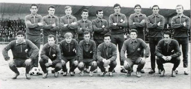 &Omicron; &Theta;&alpha;&nu;ά&sigma;&eta;&sigmaf; &Kappa;&alpha;&lambda;&omicron;&pi;ί&sigma;&eta;&sigmaf; &alpha;&pi;&omicron;&chi;&alpha;&iota;&rho;&epsilon;&tau;ά &tau;&omicron;&nu; &Delta;&eta;&mu;ή&tau;&rho;&eta; &Tau;&sigma;&omicron;&upsilon;&tau;&sigma;ά&nu;&eta; ...