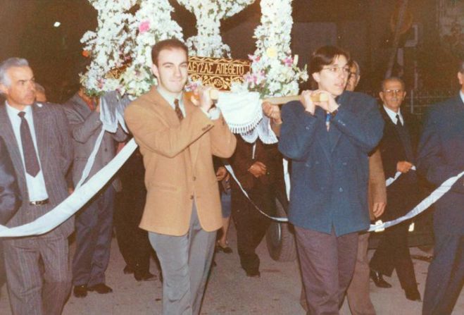 &Pi;&alpha;&lambda;&iota;ά &Tau;&rho;ί&pi;&omicron;&lambda;&eta; &kappa;&alpha;&iota; &Epsilon;&pi;&iota;&tau;ά&phi;&iota;&omicron;&iota; ... &mu;έ&sigma;&alpha; &alpha;&pi;ό &phi;&omega;&tau;&omicron;&gamma;&rho;&alpha;&phi;ί&epsilon;&sigmaf;!