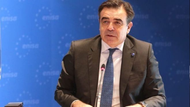 Politico: "&Epsilon;&lambda;έ&gamma;&chi;&epsilon;&tau;&alpha;&iota; &kappa;&alpha;&iota; &omicron; &Epsilon;&pi;ί&tau;&rho;&omicron;&pi;&omicron;&sigmaf; &Mu;&alpha;&rho;&gamma;&alpha;&rho;ί&tau;&eta;&sigmaf; &Sigma;&chi;&omicron;&iota;&nu;ά&sigmaf; &gamma;&iota;&alpha; &tau;&omicron; Qatargate"
