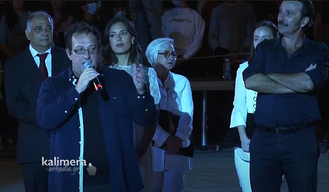 &Gamma;&iota;ώ&rho;&gamma;&omicron;&sigmaf; &Beta;&omicron;ύ&kappa;&alpha;&nu;&omicron;&sigmaf;: "&Eta; &Tau;&rho;ί&pi;&omicron;&lambda;&eta; &epsilon;ί&nu;&alpha;&iota; &pi;&iota;&alpha; &eta; &delta;&iota;&kappa;ή &mu;&omicron;&upsilon; &Pi;&alpha;&tau;&rho;ί&delta;&alpha;" (vd)