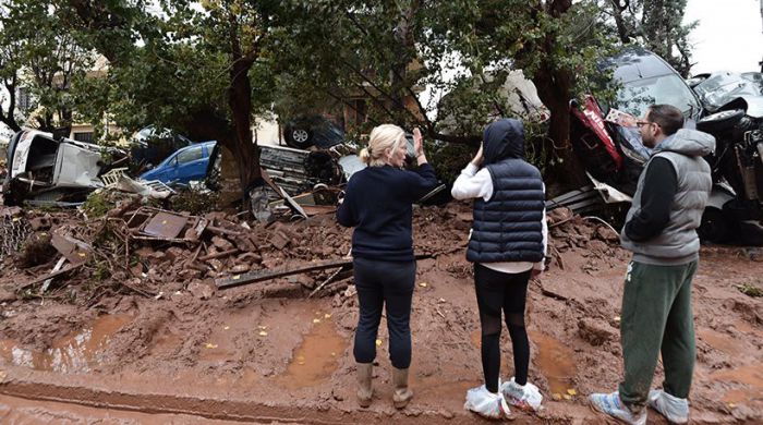 &Epsilon;&nu;&tau;&omicron;&pi;ί&sigma;&tau;&eta;&kappa;&epsilon; &nu;&epsilon;&kappa;&rho;ό&sigmaf; &sigma;&tau;&eta;&nu; &Mu;ά&nu;&delta;&rho;&alpha; - 22 &tau;&alpha; &theta;ύ&mu;&alpha;&tau;&alpha; &alpha;&pi;ό &tau;&eta;&nu; &phi;&omicron;&nu;&iota;&kappa;ή &kappa;&alpha;&kappa;&omicron;&kappa;&alpha;&iota;&rho;ί&alpha;