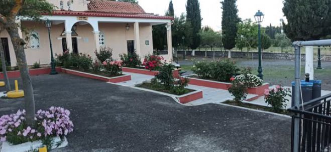 Πανηγυρίζει το Παρεκκλήσι της Αγίας Τριάδος στην ενορία Αγίας Βαρβάρας Τρίπολης