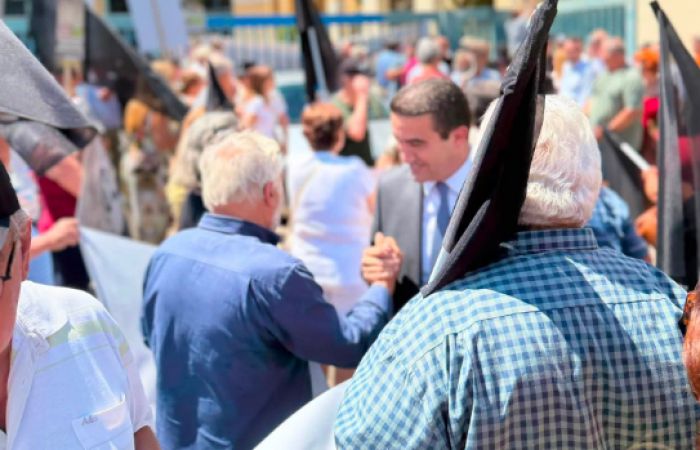 &Kappa;&alpha;&tau;&rho;ί&nu;&eta;&sigmaf;: "&Delta;&epsilon;&nu; &upsilon;&pi;ά&rho;&chi;&omicron;&upsilon;&nu; &pi;&omicron;&lambda;ί&tau;&epsilon;&sigmaf; &delta;&epsilon;ύ&tau;&epsilon;&rho;&eta;&sigmaf; &kappa;&alpha;&tau;&eta;&gamma;&omicron;&rho;ί&alpha;&sigmaf;, &omicron;&iota; &kappa;ά&tau;&omicron;&iota;&kappa;&omicron;&iota; &tau;&eta;&sigmaf; &Eta;&lambda;&epsilon;ί&alpha;&sigmaf; &kappa;&alpha;&iota; &tau;&eta;&sigmaf; &Gamma;&omicron;&rho;&tau;&upsilon;&nu;ί&alpha;&sigmaf; &epsilon;&iota;&sigma;&pi;&rho;ά&tau;&tau;&omicron;&upsilon;&nu; &tau;&eta;&nu; &alpha;&pi;&alpha;&xi;ί&omega;&sigma;&eta; &tau;&eta;&sigmaf; &kappa;&upsilon;&beta;έ&rho;&nu;&eta;&sigma;&eta;&sigmaf;"