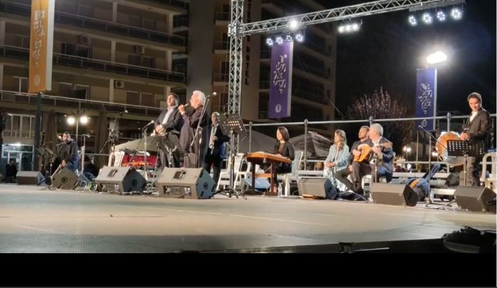 LIVE | &laquo;200 &chi;&rho;ό&nu;&iota;&alpha; &Epsilon;&lambda;&lambda;ά&delta;&alpha;, &sigma;&tau;&eta; &delta;&eta;&mu;&omicron;&tau;&iota;&kappa;ή &mu;&alpha;&sigmaf; &pi;&alpha;&rho;ά&delta;&omicron;&sigma;&eta;&raquo;