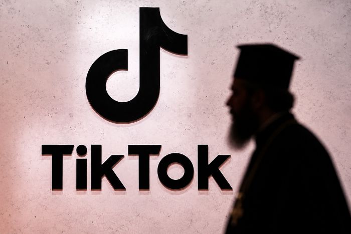 &laquo;&Kappa;&alpha;&mu;&pi;&alpha;&nu;ά&kappa;&iota;&raquo; &tau;&eta;&sigmaf; &Iota;&epsilon;&rho;ά&sigmaf; &Sigma;&upsilon;&nu;ό&delta;&omicron;&upsilon; &sigma;&tau;&omicron;&upsilon;&sigmaf; &kappa;&lambda;&eta;&rho;&iota;&kappa;&omicron;ύ&sigmaf; &gamma;&iota;&alpha; &tau;&eta;&nu; &pi;&alpha;&rho;&omicron;&upsilon;&sigma;ί&alpha; &tau;&omicron;&upsilon;&sigmaf; &sigma;&tau;&alpha; social media