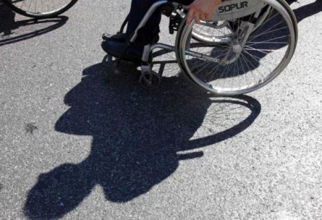 Ά&tau;&omicron;&mu;&alpha; &mu;&epsilon; &alpha;&nu;&alpha;&pi;&eta;&rho;ί&alpha; &kappa;&alpha;&iota; &chi;&rho;ό&nu;&iota;&epsilon;&sigmaf; &pi;&alpha;&theta;ή&sigma;&epsilon;&iota;&sigmaf; &alpha;&pi;&omicron;&kappa;&lambda;&epsilon;ί&omicron;&nu;&tau;&alpha;&iota; ά&delta;&iota;&kappa;&alpha; &alpha;&pi;ό &tau;&omicron; "&Kappa;&omicron;&iota;&nu;&omega;&nu;&iota;&kappa;ό &Mu;έ&rho;&iota;&sigma;&mu;&alpha;"