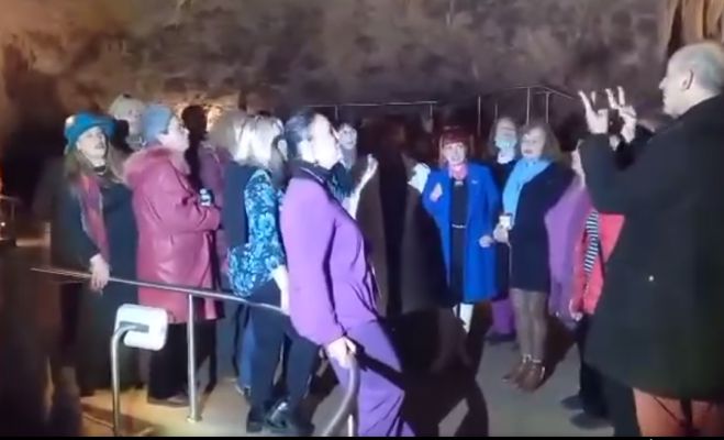 &Chi;&omicron;&rho;&omega;&delta;ί&alpha; &alpha;&pi;ό &tau;&eta;&nu; &Kappa;έ&rho;&kappa;&upsilon;&rho;&alpha; &tau;&rho;&alpha;&gamma;&omicron;&upsilon;&delta;ά &sigma;&tau;&omicron; &Sigma;&pi;ή&lambda;&alpha;&iota;&omicron; &Kappa;ά&psi;&iota;&alpha;! (vd)