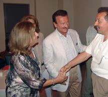 &Xi;&epsilon;&kappa;&iota;&nu;ά &sigma;&tau;&eta;&nu; &Tau;&rho;ί&pi;&omicron;&lambda;&eta; &tau;&omicron; &Sigma;&upsilon;&nu;έ&delta;&rho;&iota;&omicron; &tau;&omega;&nu; &Alpha;&rho;&kappa;ά&delta;&omega;&nu; &tau;&eta;&sigmaf; &Alpha;&mu;&epsilon;&rho;&iota;&kappa;ή&sigmaf; - &laquo;&Omicron;&iota; &omicron;&mu;&omicron;&gamma;&epsilon;&nu;&epsilon;ί&sigmaf; &tau;&eta;&sigmaf; &Alpha;&mu;&epsilon;&rho;&iota;&kappa;ή&sigmaf; &delta;&epsilon;&nu; &xi;&epsilon;&chi;&nu;&omicron;ύ&nu; &tau;&eta;&nu; &Epsilon;&lambda;&lambda;ά&delta;&alpha;&raquo; (video)