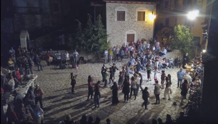 Δημητσάνα | Παραδοσιακό Γλέντι στον Αί-Γιώργη στην Πλάτσα! (vd)