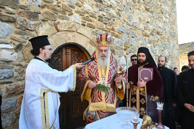 &Omicron; &Mu;&eta;&tau;&rho;&omicron;&pi;&omicron;&lambda;ί&tau;&eta;&sigmaf; &Epsilon;&pi;&iota;&phi;ά&nu;&iota;&omicron;&sigmaf; &tau;έ&lambda;&epsilon;&sigma;&epsilon; &tau;&omicron;&nu; &Alpha;&gamma;&iota;&alpha;&sigma;&mu;ό &gamma;&iota;&alpha; &tau;&eta;&nu; έ&nu;&alpha;&rho;&xi;&eta; &tau;&omega;&nu; &epsilon;&rho;&gamma;&alpha;&sigma;&iota;ώ&nu;&nbsp;&sigma;&tau;&eta; &Mu;&omicron;&nu;ή &Kappa;&alpha;&lambda;&tau;&epsilon;&zeta;ώ&nu; (&epsilon;&iota;&kappa;ό&nu;&epsilon;&sigmaf;)