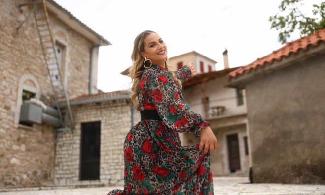 Νέο τραγούδι από την Τζένη Κατσίγιαννη | Το video clip γυρίστηκε στο πανέμορφο Βαλτεσινίκο! (vd)