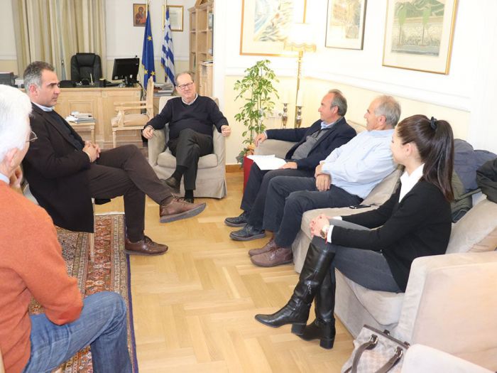 &Mu;ό&nu;&iota;&mu;&omicron; &epsilon;&kappa;&theta;&epsilon;&sigma;&iota;&alpha;&kappa;ό &kappa;έ&nu;&tau;&rho;&omicron; &sigma;&tau;&eta;&nu; &Tau;&rho;ί&pi;&omicron;&lambda;&eta; &sigma;&chi;&epsilon;&delta;&iota;ά&zeta;&epsilon;&iota; &eta; &Pi;&epsilon;&rho;&iota;&phi;έ&rho;&epsilon;&iota;&alpha;!