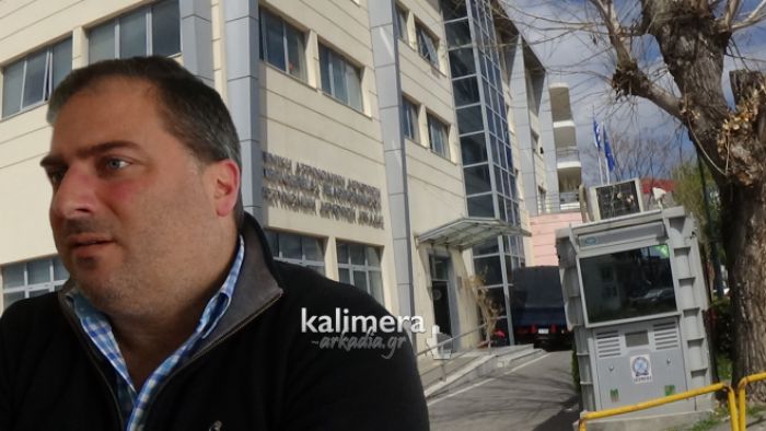 Απροστατεύτοι έχουν μείνει οι αστυνομικοί στην Αρκαδία - Κάνουν ελέγχους χωρίς μάσκες και αντισηπτικά (vd)