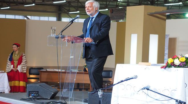 &Pi;έ&tau;&rho;&omicron;&sigmaf; &Tau;&alpha;&tau;&omicron;ύ&lambda;&eta;&sigmaf;: &laquo;&Tau;&omicron; &mu;έ&lambda;&lambda;&omicron;&nu; &tau;&eta;&sigmaf; &chi;ώ&rho;&alpha;&sigmaf; &epsilon;ί&nu;&alpha;&iota; &eta; &Nu;έ&alpha; &Epsilon;&lambda;&lambda;ά&delta;&alpha; &tau;&omega;&nu; &Pi;&epsilon;&rho;&iota;&phi;&epsilon;&rho;&epsilon;&iota;ώ&nu;&raquo;