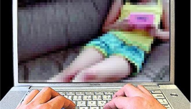 Οι γυμνές φωτογραφίες μιας 13χρονης οδήγησαν στην εξιχνίαση υπόθεσης πορνογραφίας ανηλίκων