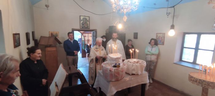 &Gamma;&iota;&omicron;&rho;&tau;ά&sigma;&tau;&eta;&kappa;&epsilon; &omicron; &Pi;&rho;&omicron;&phi;ή&tau;&eta;&sigmaf; &Eta;&lambda;ί&alpha;&sigmaf; &sigma;&tau;&omicron; &omicron;&rho;&omicron;&pi;έ&delta;&iota;&omicron; &tau;&omicron;&upsilon; &Pi;ά&rho;&nu;&omega;&nu;&alpha; (&epsilon;&iota;&kappa;ό&nu;&epsilon;&sigmaf;)