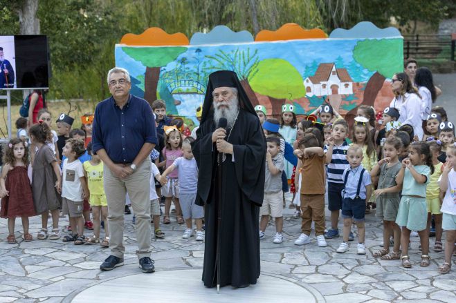 &Eta; &kappa;&alpha;&lambda;&omicron;&kappa;&alpha;&iota;&rho;&iota;&nu;ή &gamma;&iota;&omicron;&rho;&tau;ή &sigma;&tau;&iota;&sigmaf; &sigma;&chi;&omicron;&lambda;&iota;&kappa;έ&sigmaf; &delta;&omicron;&mu;έ&sigmaf; &tau;&eta;&sigmaf; &Iota;&epsilon;&rho;ά&sigmaf; &Mu;&eta;&tau;&rho;&omicron;&pi;ό&lambda;&epsilon;&omega;&sigmaf; &Mu;&alpha;&nu;&tau;&iota;&nu;&epsilon;ί&alpha;&sigmaf; &kappa;&alpha;&iota; &Kappa;&upsilon;&nu;&omicron;&upsilon;&rho;ί&alpha;&sigmaf; (&epsilon;&iota;&kappa;ό&nu;&epsilon;&sigmaf;)