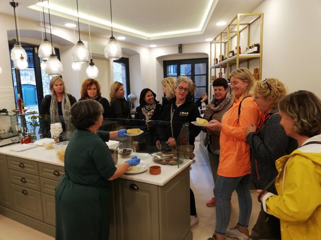 &Omicron;&lambda;&lambda;&alpha;&nu;&delta;έ&zeta;&epsilon;&sigmaf; &tau;&alpha;&xi;&iota;&delta;&iota;&omega;&tau;&iota;&kappa;&omicron;ί &pi;&rho;ά&kappa;&tau;&omicron;&rho;&epsilon;&sigmaf; &epsilon;&pi;&iota;&sigma;&kappa;έ&phi;&tau;&eta;&kappa;&alpha;&nu; &tau;&omicron; &Mu;&alpha;ί&nu;&alpha;&lambda;&omicron;! (&epsilon;&iota;&kappa;ό&nu;&epsilon;&sigmaf;)