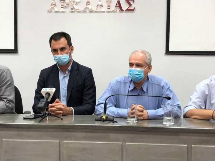 &Omicron; &Pi;&alpha;&pi;&alpha;&eta;&lambda;&iota;&omicron;ύ &gamma;&iota;&alpha; &tau;&omicron; &kappa;&lambda;&epsilon;ί&sigma;&iota;&mu;&omicron; &tau;&rho;&alpha;&pi;&epsilon;&zeta;&iota;&kappa;ώ&nu; &kappa;&alpha;&tau;&alpha;&sigma;&tau;&eta;&mu;ά&tau;&omega;&nu; &sigma;&tau;&eta;&nu; &Alpha;&rho;&kappa;&alpha;&delta;ί&alpha;: "O&iota; &tau;&rho;ά&pi;&epsilon;&zeta;&epsilon;&sigmaf; &nu;&alpha; &alpha;&nu;&alpha;&lambda;ά&beta;&omicron;&upsilon;&nu; &tau;&eta;&nu; &kappa;&omicron;&iota;&nu;&omega;&nu;&iota;&kappa;ή &epsilon;&upsilon;&theta;ύ&nu;&eta; &pi;&omicron;&upsilon; έ&chi;&omicron;&upsilon;&nu;"