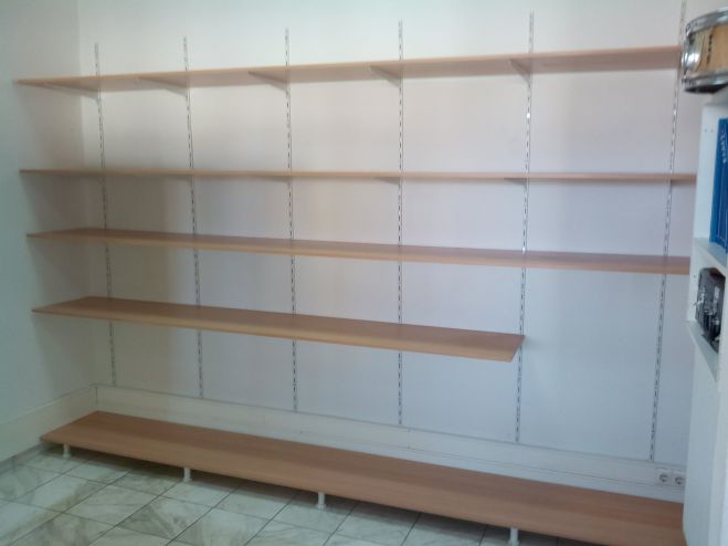 &Eta; &Phi;&iota;&lambda;&alpha;&rho;&mu;&omicron;&nu;&iota;&kappa;ή &Mu;&epsilon;&gamma;&alpha;&lambda;ό&pi;&omicron;&lambda;&eta;&sigmaf; &epsilon;&upsilon;&chi;&alpha;&rho;&iota;&sigma;&tau;&epsilon;ί &tau;&eta; &Lambda;&iota;&gamma;&nu;&iota;&tau;&iota;&kappa;ή &Delta;&Epsilon;&Eta;