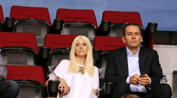 Θρήνος - «Έφυγε» στα 42 η γυναίκα του Αρκά Γιώργου Αγγελόπουλου ...