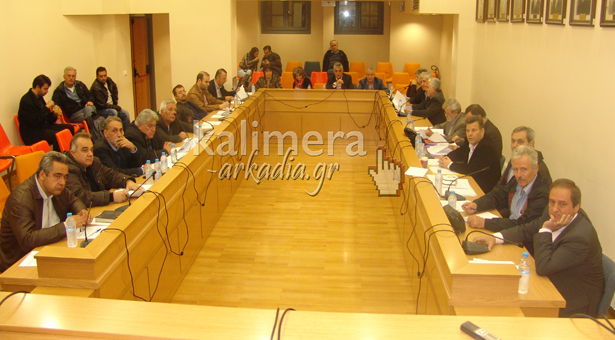 Δεν δίνουν στοιχεία υπαλλήλων για απολύσεις οι Δήμαρχοι της Πελοποννήσου. Θα το τηρήσουν όλοι στην Αρκαδία; (video)
