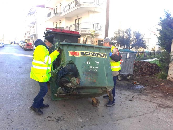 Κάηκαν ξανά κάδοι στην Τρίπολη | Λαγός: "Κανείς δεν με πείθει πλέον ότι αυτό είναι ένα τυχαίο περιστατικό"