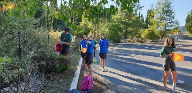 &Tau;&rho;ί&pi;&omicron;&lambda;&eta; | &Nu;έ&alpha; &phi;ύ&tau;&epsilon;&upsilon;&sigma;&eta; &alpha;&pi;ό &tau;&omicron;&upsilon;&sigmaf; &Pi;&rho;&omicron;&sigma;&kappa;ό&pi;&omicron;&upsilon;&sigmaf; &sigma;&tau;&omicron;&nu; Ά&gamma;&iota;&omicron; &Epsilon;&upsilon;&theta;ύ&mu;&iota;&omicron; (&epsilon;&iota;&kappa;ό&nu;&epsilon;&sigmaf;)
