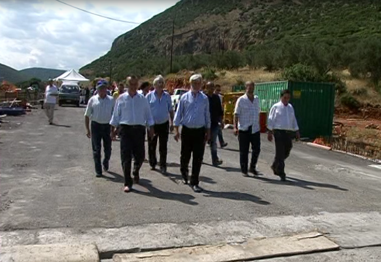 &Omicron;&lambda;&omicron;&kappa;&lambda;&eta;&rho;ώ&theta;&eta;&kappa;&epsilon; &mu;&iota;&alpha; &alpha;&pi;ό &tau;&iota;&sigmaf; &gamma;έ&phi;&upsilon;&rho;&epsilon;&sigmaf; &sigma;&tau;&omicron; &delta;&rho;ό&mu;&omicron; &Tau;&rho;ί&pi;&omicron;&lambda;&eta;&sigmaf; -Ά&sigma;&tau;&rho;&omicron;&upsilon;&sigmaf;